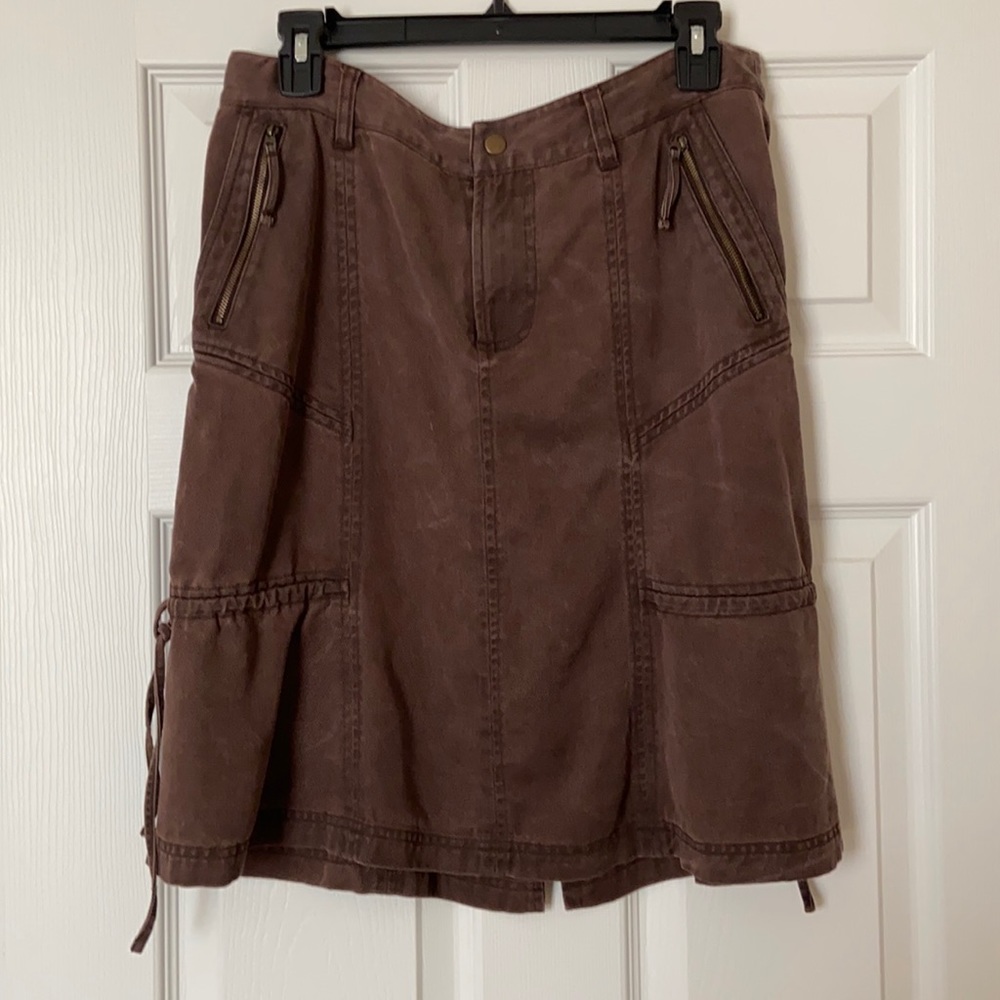 Athleta tencel skirt in Java, size 10, pockets, drawstrings, back slit = comfort